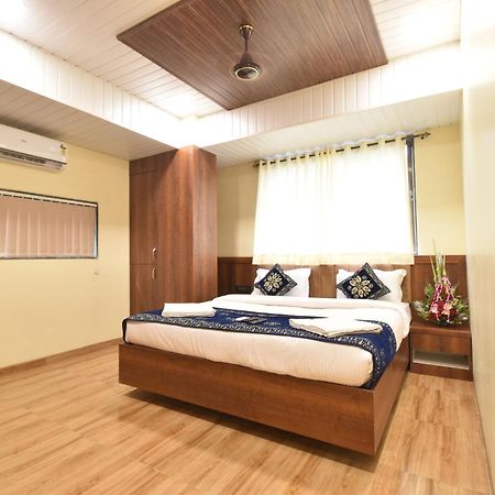 Hotel Starlit Navi Mumbai Cameră foto