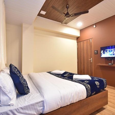 Hotel Starlit Navi Mumbai Cameră foto
