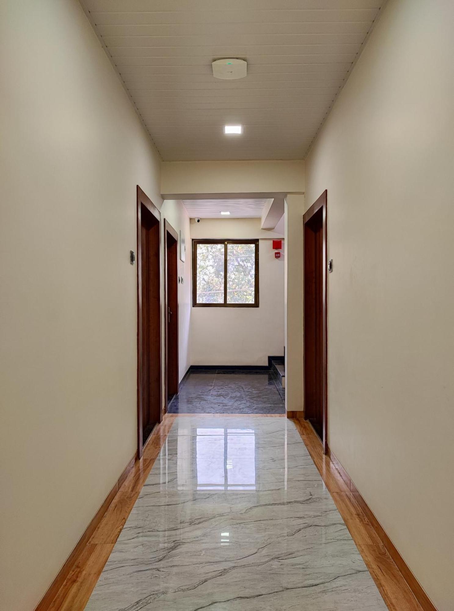 Hotel Starlit Navi Mumbai Cameră foto